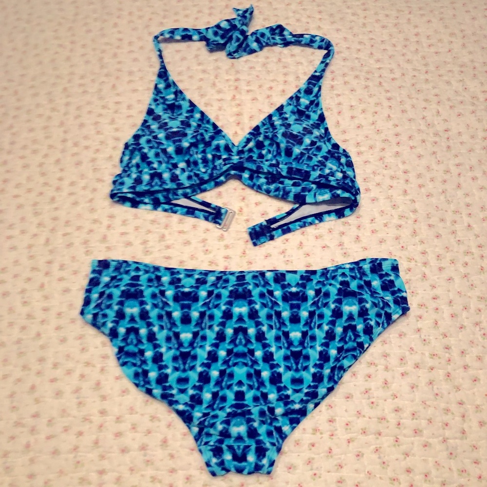 Athleta Bikini Top and Medium Coverage Bottom in Blue Print